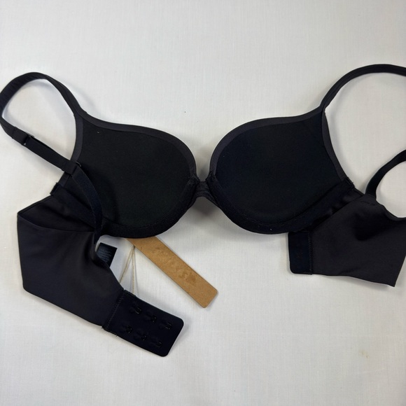 SKIMS Ultimate Push Up Plunge Bra - Picture 2 of 3